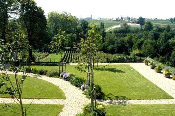 Chateau Belles Graves Bed and Breakfast Pomérols Zewnętrze zdjęcie