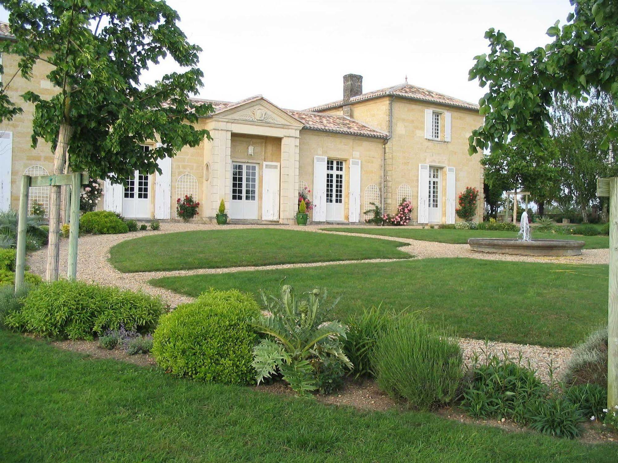 Chateau Belles Graves Bed and Breakfast Pomérols Zewnętrze zdjęcie
